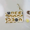 Détail d'un petit sac en coton avec motifs d'ours polaires et dragonne pratique - Ours Cercle Jaune