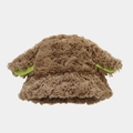 Dettaglio cappello a secchiello marrone in peluche con orecchie di agnello e fodera verde - Cachi