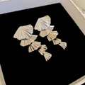 Minimalist silver fan-shaped dangle earrings in a luxury black velvet jewelry gift box - Silver (Silver Pin) / Silver