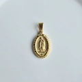 Pendentif Vierge de Guadalupe doré en acier inoxydable avec relief gaufré élégant - N° 4 (Vierge Marie)
