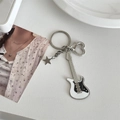 Black and white electric guitar keychain with star charm and heart clasp for women - White Guitar Keychain [Style 2]