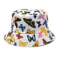 Détail du chapeau bob blanc avec imprimés papillons colorés et coutures de bord renforcées - M (56-58cm) / Papillon Blanc