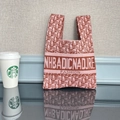 Pink and brown knitted tote bag with jacquard texture and stylish letter pattern - Letter Lotus Root Starch