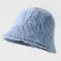 Hellblauer flauschiger Angora-Stoff Fischerhut für Damen, weich und warm für den Winter - M (56-58cm) / Nebelblau