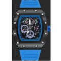 Detalle de reloj esqueleto en forma de tonel con correa de caucho azul y cronógrafo - Azul