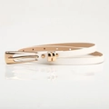 Cintura sottile in pelle bianca da donna con elegante fibbia in lega dorata lucida - Bianco