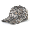 Gorra de béisbol con estampado de leopardo, textura metálica y visera curva para protección solar - Leopardo Gris