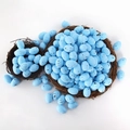 Blaue gesprenkelte Schaumstoff-Ostereier in geflochtenen Nestern für DIY-Deko - Groß / Blau