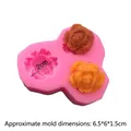 Stampo in silicone rosa con tre cavità a rosa e piccoli campioni di fiori in cioccolato - Stampo Rosa a 3 Cavità 17-65