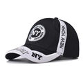 Cappellino da baseball classico bicolore con ricamo NY e scritta New York sulla visiera - Nero