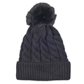Dettaglio della maglia a trecce nera del cappello con un pon-pon in ecopelliccia - Nero