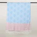 Sciarpa azzurra con motivo paisley, bordo rosa e dettagli con nappe bianche - Blue Rosa Patchwork Paisley