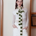 Grün-weiß karierter Kunstpelz-Strickschal für Damen im schmal gestreiften Y2K-Stil - Grün/Weiß