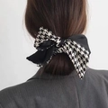 Elegant houndstooth and black satin bow hair tie for high-end French style low ponytail - Black Scrunchie