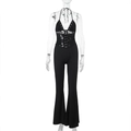 Details des schwarzen Spitzen-Neckholder-Jumpsuits mit engem Oberteil und Schlaghose - XS / Schwarz