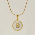 18K goud vergulde slangenketting met witte schelphanger en gouden letter B versiering - Letter B
