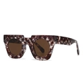 Flache Tortoise-Sonnenbrille mit runden braunen Gläsern und breiten Bügeln im Marmor-Look - Schildpatt Rahmen Tee Gläser