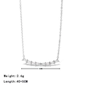 Silberne Halskette mit minimalistischem Zirkonia-Bogen-Anhänger, Breite 33 mm - Platin