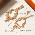 Detailed view of gold abstract fluid tassel earrings with size and weight measurements - Gold (WEH4049)