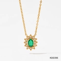 Elegante collana dorata con gemma verde ovale e ciondolo a girasole in zircone - Oro Verde (KDD396)