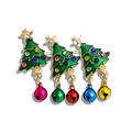 Spilla albero di Natale dorata con smalto verde, strass colorati e campanellini - Triplo Albero di Natale con Campanelli-YNCP7837