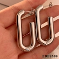 Close-up of minimalist silver-tone U-shaped earrings with a high-polished mirror finish - Silver Style (PDE2598)