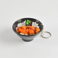 Japanisches Essen-Schlüsselanhänger mit Miniatur-Aal-Reisschale und Metallring - Hähnchenkotelett-Reisschüssel