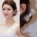 Elegante conjunto de pasador de lazo plateado y pendientes con perlas y strass - Pinza de Pato - Plateado - Individual (Accesorio para el cabello)