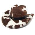 Sombrero vaquero de felpa con estampado de vaca marrón y blanco y banda de cuero con emblema - M (56-58cm) / Copa Plana / Café