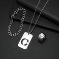 Detailansicht des silbernen Edelstahl Schmucksets mit C-Gravur und Gliederketten Design - Set C