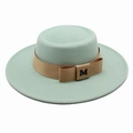 Britischer mintgrüner flacher Wollfilzhut mit khakifarbenem Band und M-Logo Detail - M (56-58cm) / Mintgrün