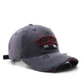 Dunkelblaue Baseballkappe aus gewaschener Baumwolle mit New York Stickerei und Rissen - Marineblau