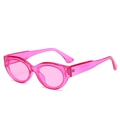 Occhiali da sole ovali retrò con montatura rosa traslucida e lenti sfumate - Montatura Rosso Rosa Lenti Rosso Rosa