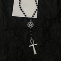Collana gotica con perle nere e pendenti a croce Ankh e stella a pentagramma - Stile Pentacolo Croce Nero Argento