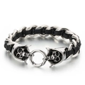 Bracciale da uomo in cordino nero intrecciato con teschi in acciaio e catena argento - Stile Teschio d'Argento (KB47346-D)