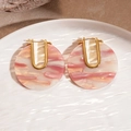 Detail of pink marble acetate earrings with gold 18k plated U-shaped metal hooks - Pink White Marble