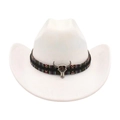 Klassischer weißer Cowboyhut aus Wollfilz mit Ethno-Band und Metall-Büffelschädel-Anhänger - Weiß