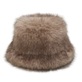 Detailopname van het dikke bruine imitatiebont van deze winterse bucket hat - M (56-58cm) / Bruin