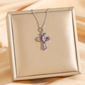 Vintage punk kruisketting met kleurrijke zirkonia en roze edelsteen op een juwelenschaal - Zilveren Kleurrijke Zirkoon Kruis (8055)