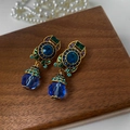 Vintage style drop earrings with sapphire blue crystal and emerald green accents - 2# Palace Contrast Teardrop Clip-on - Antique Gold-Blue