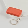 Portachiavi creativo in PVC finta carne con consistenza realistica e anello metallico - Fetta di Sangue di Anatra / Stile portachiavi
