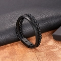 Herren Mehrlagiges schwarzes Lederarmband geflochten mit Perlen und Kreuzanhänger - Obsidian Kreuz