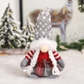 Gnomo di Natale femminile con gonna scozzese rossa e cappello grigio con fiocchi - Stile Donna - Cappello Grigio Con Trecce (D-BJ63)