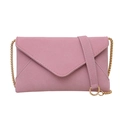 Bolso bandolera sobre rosa mate con cadena dorada y detalles de flecos tejidos - Rosa