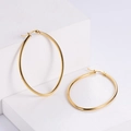 Elegante goldene ovale Creolen aus Edelstahl auf weißem geometrischem Hintergrund - [Gold] 53*77mm