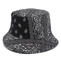 Reversible black and white paisley bucket hat with classic cotton fabric and sun protection - One Size / Black