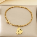 Dettaglio del bracciale in acciaio inossidabile dorato con cuore e cristalli brillanti - Impronte di Mani e Piedi con Zirconi (KB203641-Z)