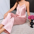Conjunto de pijama de dos piezas para mujer en satén con top de encaje y pantalón rosa - S / Rosa