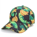 Detailansicht des tropischen Bananenmusters auf der schwarzen Baumwoll-Basecap - Verstellbar / Banane-Schwarz
