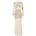 Dettaglio dell'abito lungo in mesh beige con corpino incrociato e trama di tessuto arricciato - S / Beige